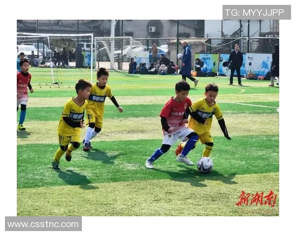 足球明星退役后的新生活揭秘从绿茵场到人生新篇章的精彩旅程 足球明星退役后的新生活揭秘从绿茵场到人生新篇章的精彩旅程